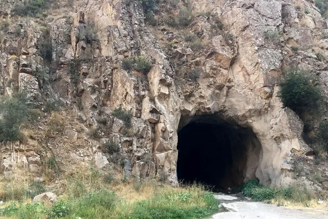 Eskandar Cave